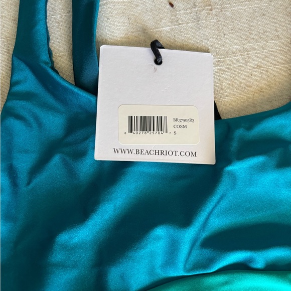 Beach Riot Mackenzie top - Picture 5 of 5